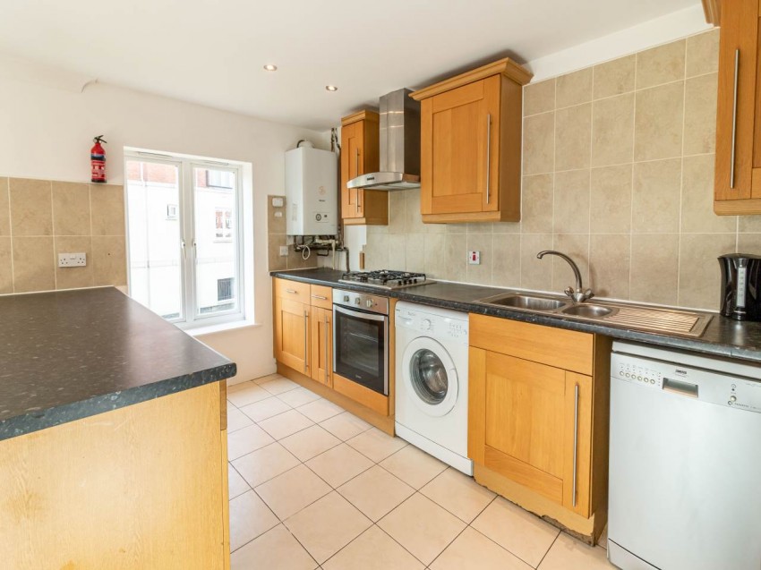 Images for Hatfiled, Hertfordshire EAID:strats BID:0004-c910-f904-4fca