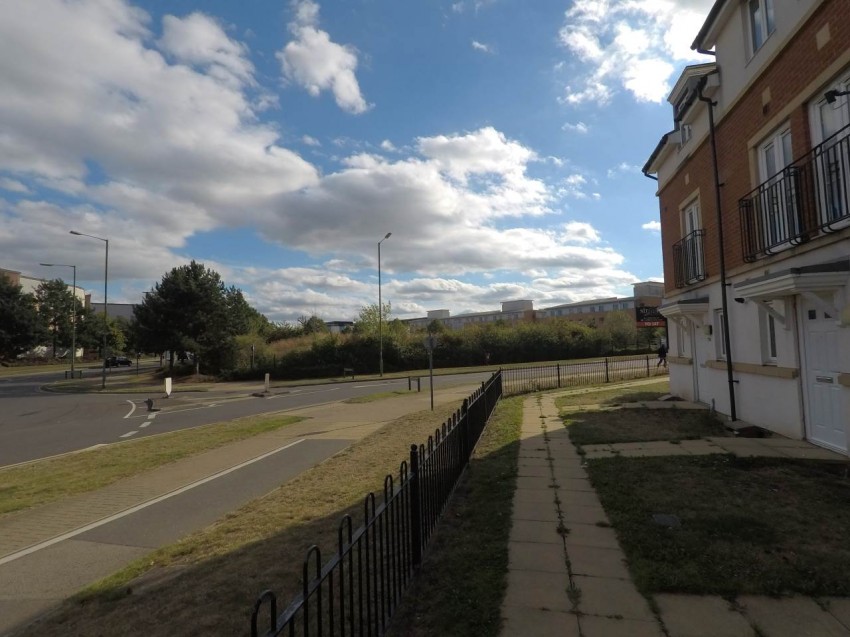 Images for Hatfield, Hertfordshire EAID:strats BID:0004-c910-f904-4fcf