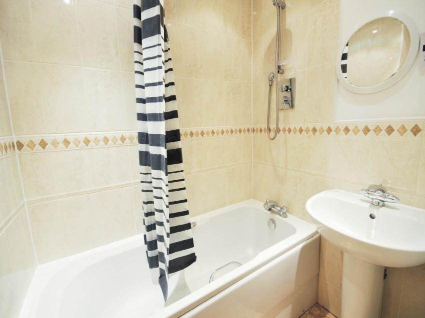 Images for Hatfield, Hertfordshire EAID:strats BID:0004-c910-f904-4fca