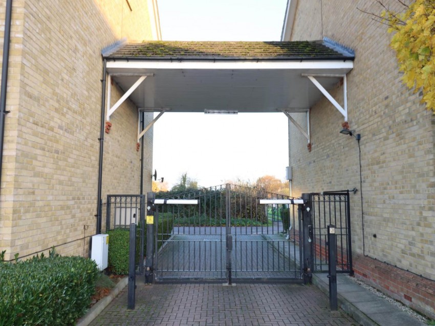 Images for Rowleys Road, Hertford, Hertfordshire EAID:strats BID:0004-c910-f904-4fca