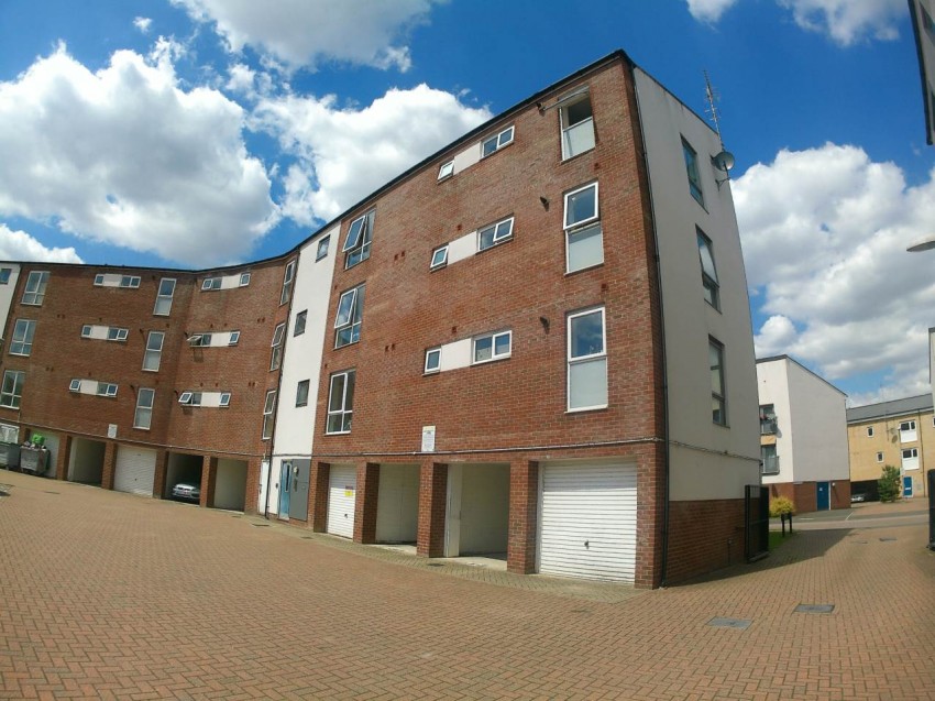 Images for Hatfield, Hertfordshire EAID:strats BID:0004-c910-f904-4fca