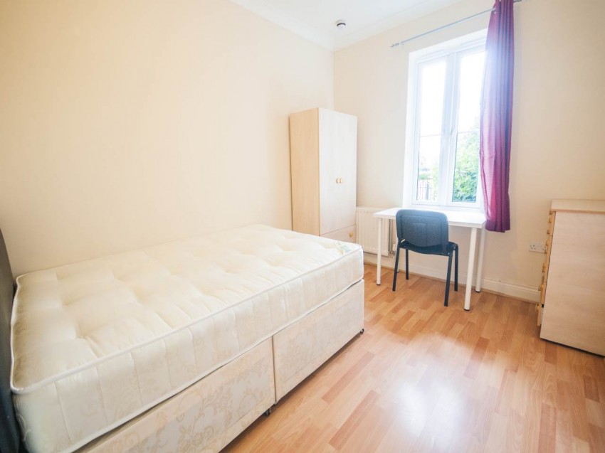 Images for Hatfield, Hertfordshire EAID:strats BID:0004-c910-f904-4fcf