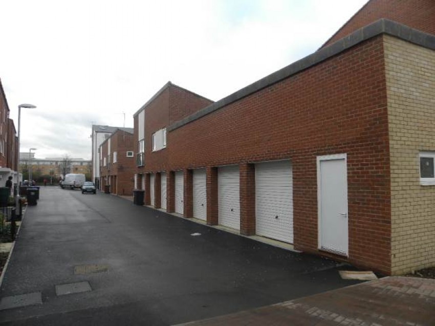 Images for Hatfield, Hertfordshire EAID:strats BID:0004-c910-f904-4fca