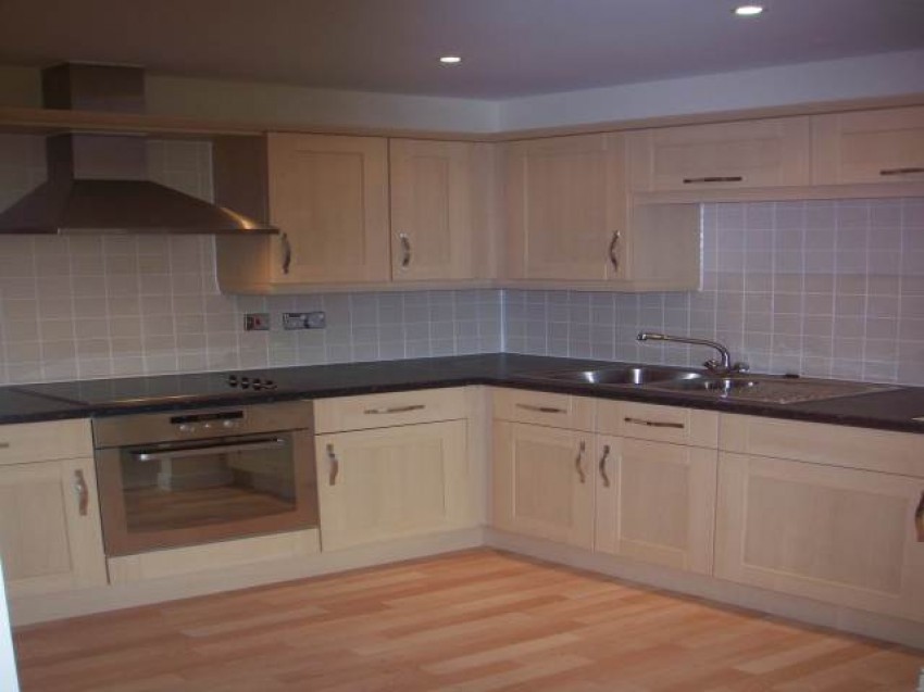 Images for Hatfield, Hertfordshre EAID:strats BID:0004-c910-f904-4fca