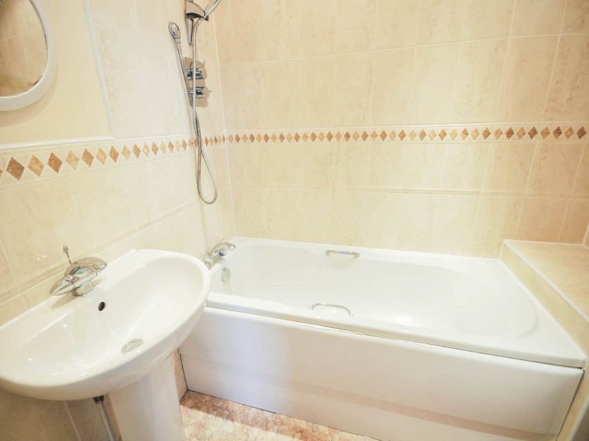 Images for Hatfield, Hertfordshire EAID:strats BID:0004-c910-f904-4fca