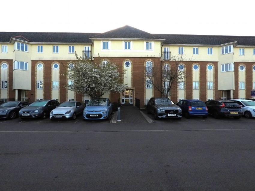 Images for Hatfield, Hertfordshire EAID:strats BID:0004-c910-f904-4fca