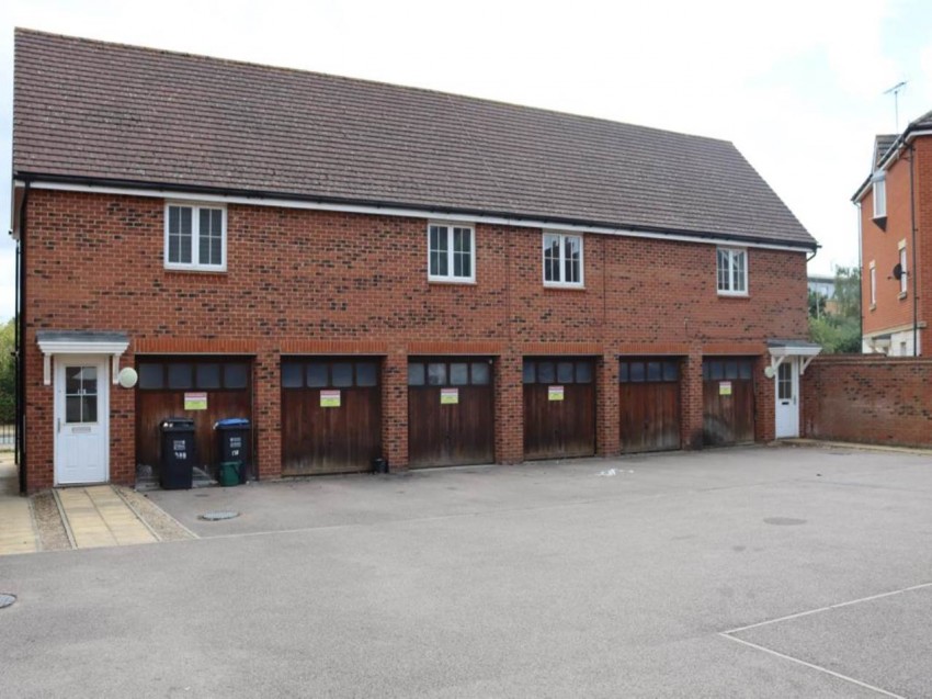 Images for Hatfield, Herts EAID:strats BID:0004-c910-f904-4fca