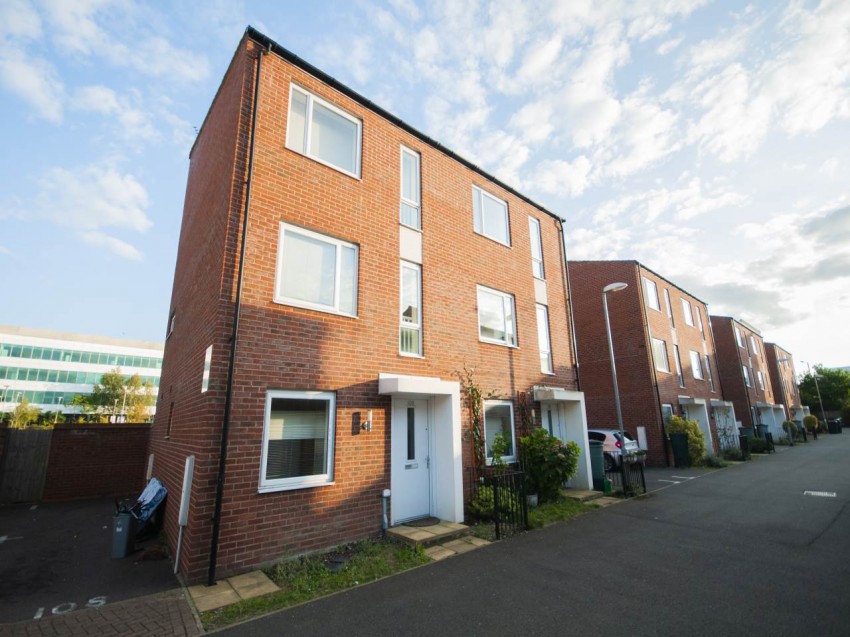 Images for Hatfield, Hertfordshire EAID:strats BID:0004-c910-f904-4fca