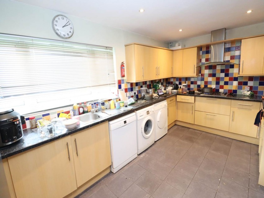 Images for Hatfield EAID:strats BID:0004-c910-f904-4fca