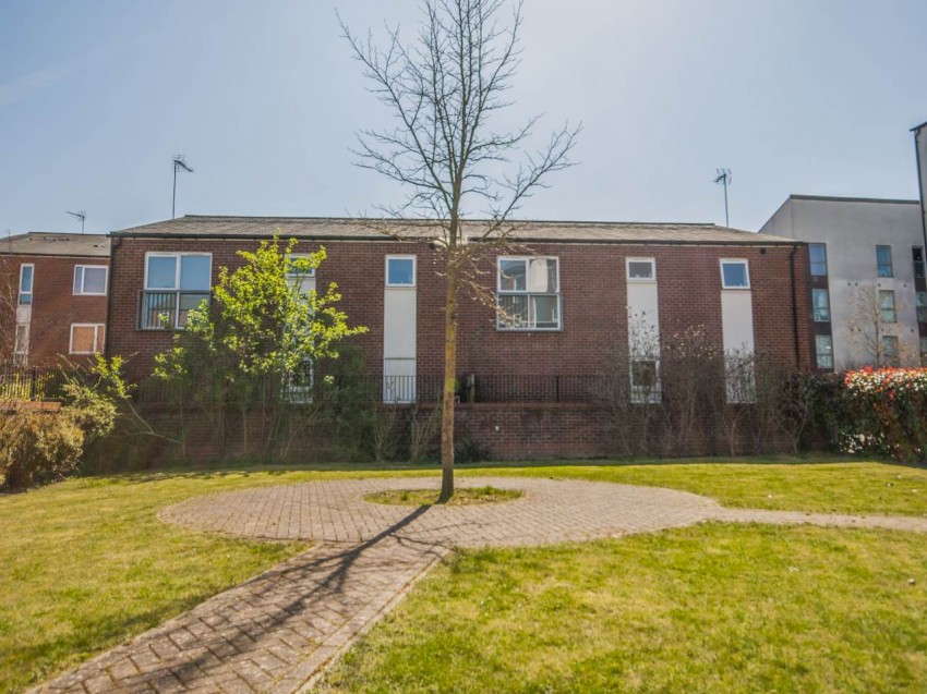 Images for Hatfield, Hertfordshire EAID:strats BID:0004-c910-f904-4fca