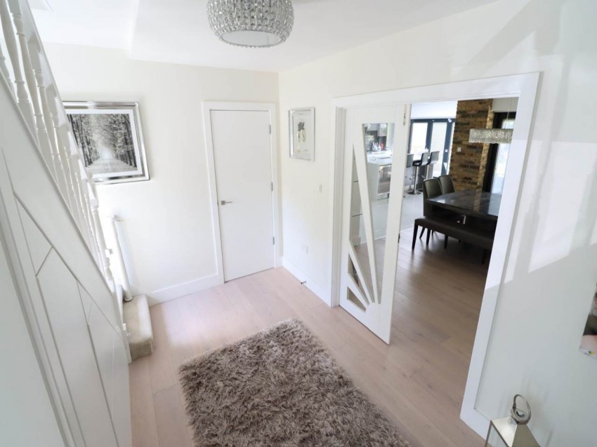 Images for Enfield EAID:strats BID:0004-c910-f904-4fca