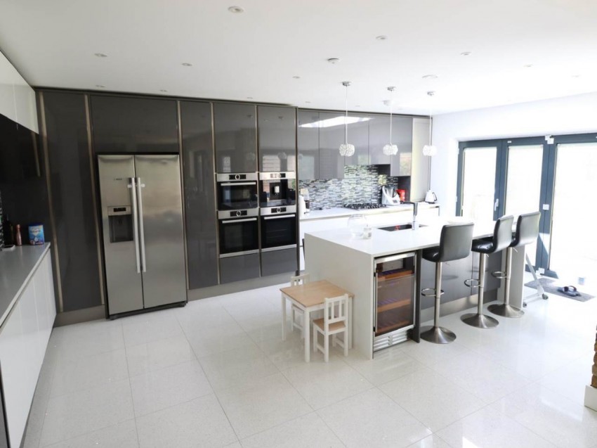 Images for Enfield EAID:strats BID:0004-c910-f904-4fca